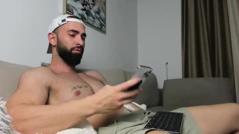 Snapshot of michaelevansx chatting on December 2025 08:38:01 PM MichaelEvansx online show from December 2025 08:38:01 PM