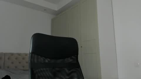 MichaelEvansx online show from April 2026 09:39:33 PM