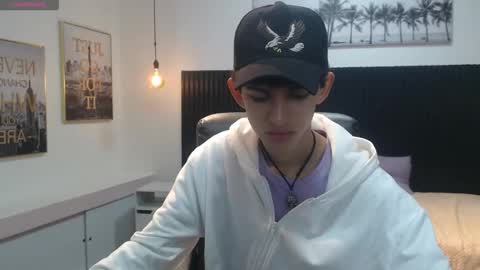 michaelkoiv online show from December 2025 12:34:02 PM