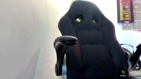 michel_lopez18 online show from October 2025 10:56:02 AM