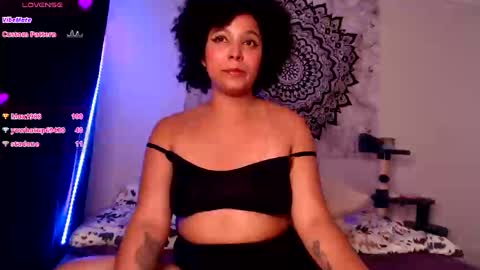 Snapshot of michell_bling chatting on February 2025 02:29:02 AM Michi online show from February 2025 02:29:02 AM