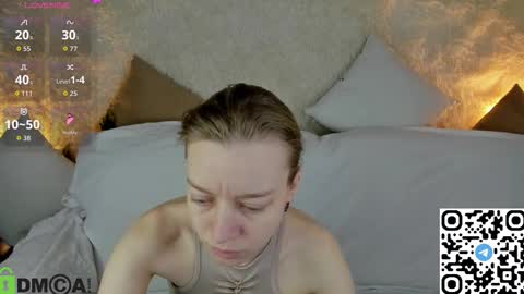 Snapshot of michelle_blond chatting on January 2026 07:02:02 AM michelle_blond online show from January 2026 07:02:02 AM