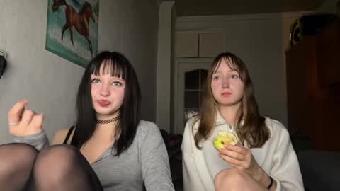 Snapshot of michelle_neely chatting on September 2025 02:39:02 PM michelle_neely online show from September 2025 02:39:02 PM