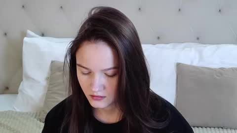 Michelle online show from November 2025 01:43:02 PM