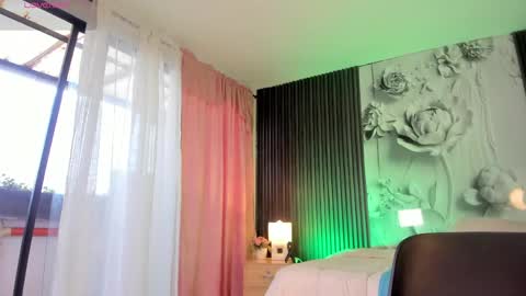 michellepreston_ online show from April 2026 12:00:02 PM