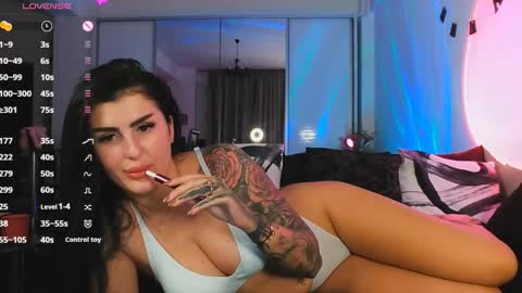 Michelle online show from October 2025 09:03:02 PM