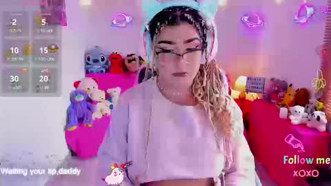 Snapshot of michellevanss22 chatting on September 2025 02:18:01 PM   online show from September 2025 02:18:01 PM