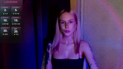 Snapshot of michellevelour chatting on May 2026 05:20:02 PM Michelle online show from May 2026 05:20:02 PM