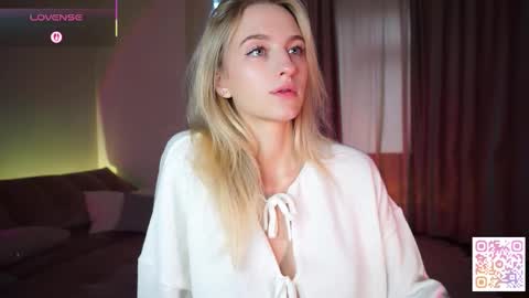 Snapshot of mickeydior chatting on September 2025 11:48:01 AM mickeydior online show from September 2025 11:48:01 AM