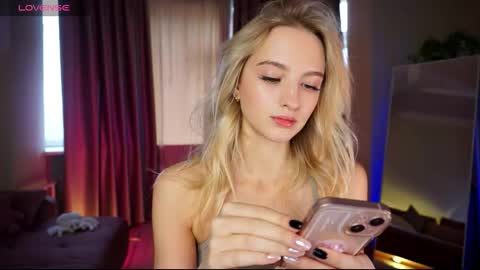 Snapshot of mickeydior chatting on October 2025 11:29:02 AM mickeydior online show from October 2025 11:29:02 AM