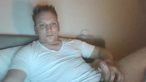 mickkxl online show from January 2025 07:31:02 PM