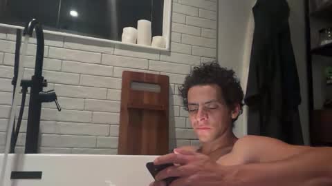 Snapshot of micomoney chatting on November 2025 09:00:02 AM micomoney online show from November 2025 09:00:02 AM