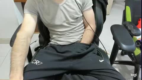 microfama00 online show from May 2026 02:17:01 AM