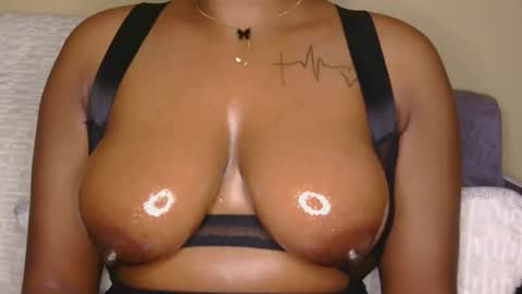 Kelly online show from November 2025 10:41:01 PM