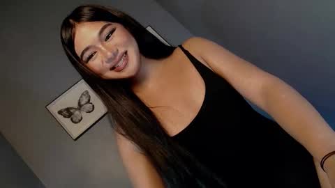 Snapshot of midnightdesire28 chatting on May 2026 01:30:02 PM Call me Yhana online show from May 2026 01:30:02 PM