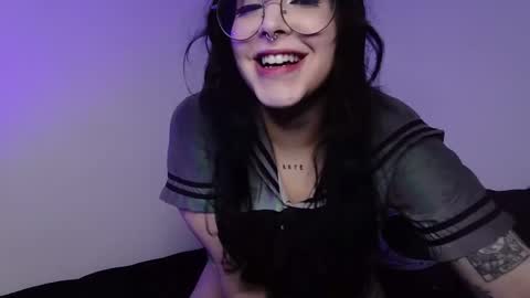 Nana online show from October 2025 10:28:02 PM