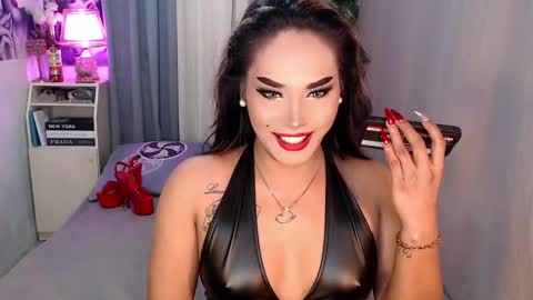 Snapshot of midnightraven27 chatting on December 2024 02:58:02 PM  Dont forget to follow online show from December 2024 02:58:02 PM