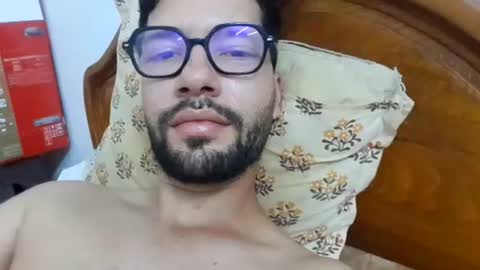 Snapshot of midoumas1 chatting on September 2025 06:40:01 PM Sam online show from September 2025 06:40:01 PM