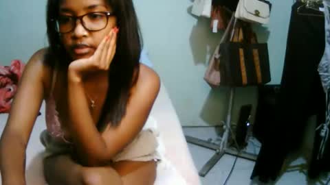 miel_07 online show from March 2026 09:43:02 PM