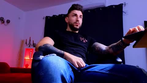 MightyAaron online show from October 2025 03:48:01 AM