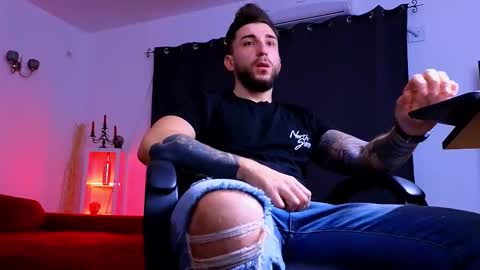 MightyAaron online show from November 2025 05:24:01 AM