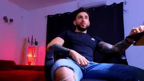 MightyAaron online show from November 2025 05:21:01 AM