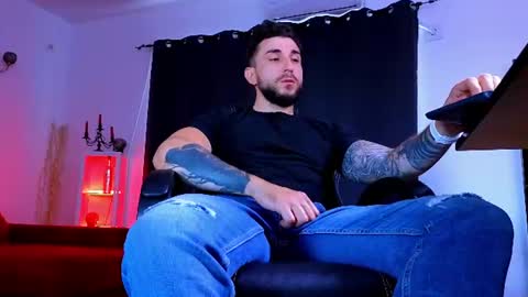MightyAaron online show from July 2026 03:47:01 PM