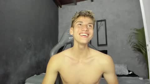 Snapshot of miguel_hz chatting on December 2024 07:05:01 PM Miguel Hernandez online show from December 2024 07:05:01 PM