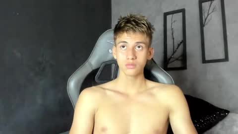 Snapshot of miguel_hz chatting on December 2024 03:10:01 PM Miguel Hernandez online show from December 2024 03:10:01 PM