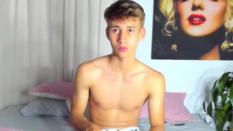 Snapshot of miguel_hz chatting on December 2024 10:20:02 PM Miguel Hernandez online show from December 2024 10:20:02 PM