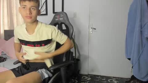 Snapshot of miguel_hz chatting on January 2025 07:39:01 PM Miguel Hernandez online show from January 2025 07:39:01 PM