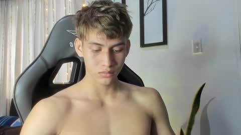 Snapshot of miguel_hz chatting on February 2025 03:32:02 PM Miguel Hernandez online show from February 2025 03:32:02 PM