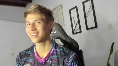 Snapshot of miguel_hz chatting on February 2025 12:14:01 AM Miguel Hernandez online show from February 2025 12:14:01 AM