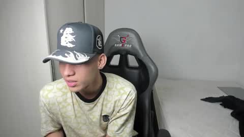 Snapshot of miguel_hz chatting on December 2025 12:30:01 AM Miguel Hernandez online show from December 2025 12:30:01 AM