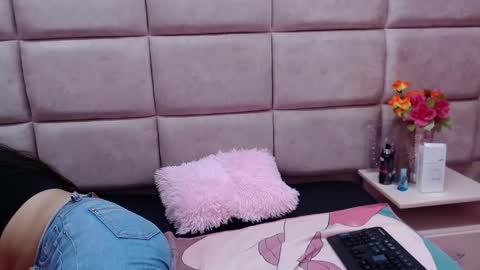 Snapshot of miha_smith chatting on January 2025 03:00:01 AM Miha online show from January 2025 03:00:01 AM