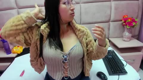 Snapshot of miha_smith chatting on September 2025 03:07:02 AM Miha online show from September 2025 03:07:02 AM