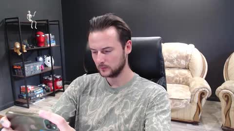 Snapshot of mihasikd chatting on October 2025 12:35:02 PM Misha Winchester online show from October 2025 12:35:02 PM