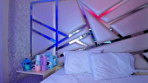 MIA 3 online show from November 2025 03:19:01 AM