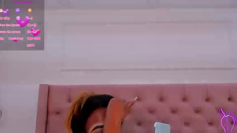 Miia Schwarz  online show from September 2025 10:20:02 PM