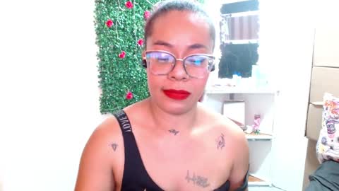Snapshot of miia_spencer_ chatting on December 2024 09:43:02 AM miia online show from December 2024 09:43:02 AM