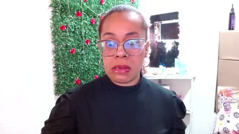 Snapshot of miia_spencer_ chatting on January 2025 10:33:01 PM miia online show from January 2025 10:33:01 PM