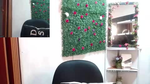 Snapshot of miia_spencer_ chatting on September 2025 12:05:02 PM miia online show from September 2025 12:05:02 PM