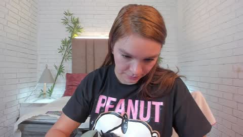 Miia 3 online show from January 2025 06:38:01 PM