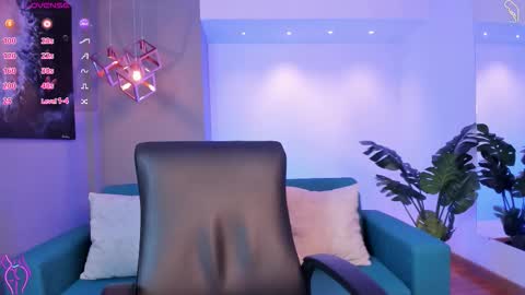 Miia 3 online show from November 2025 11:43:02 AM