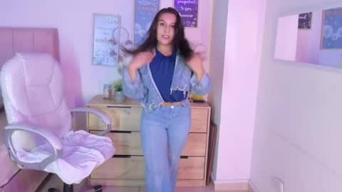 Snapshot of miia_thompson_1 chatting on June 2026 09:53:02 PM M I I A online show from June 2026 09:53:02 PM