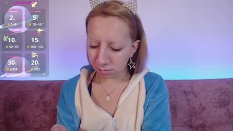 Snapshot of miiaa_doll chatting on October 2025 11:47:01 AM MIIA online show from October 2025 11:47:01 AM