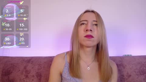 Snapshot of miiaa_doll chatting on November 2025 01:04:01 AM MIIA online show from November 2025 01:04:01 AM