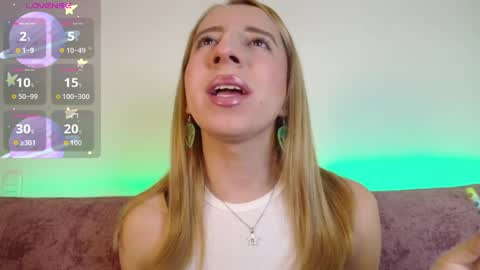 Snapshot of miiaa_doll chatting on November 2025 02:20:01 AM MIIA online show from November 2025 02:20:01 AM