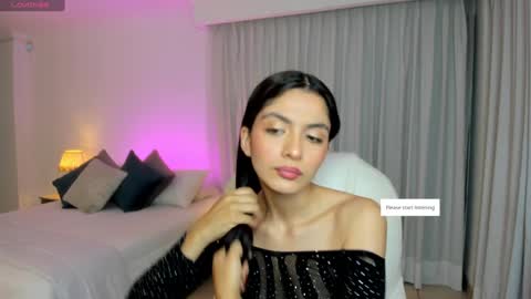 Mia online show from December 2024 03:45:01 AM