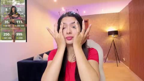 Mia online show from November 2025 11:09:01 AM